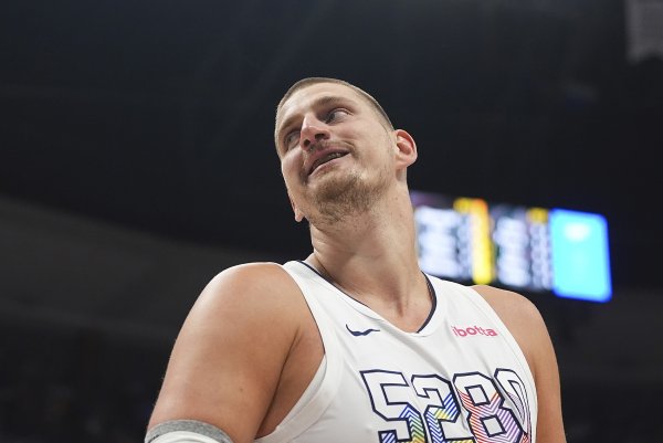 😎Windhorst：据我所知 约基奇对掘金休赛期的操作感到