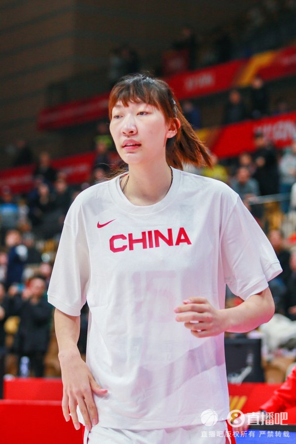 12分5篮板球  ！媒体人：韩旭如果不打掩护配合 她的作用是