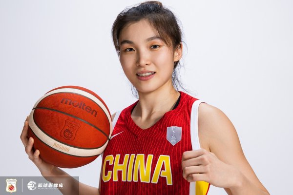 游刃有余！中国女篮半场领跑  印尼女篮29分 翟若云9分&a