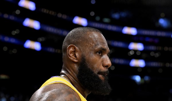 美记：亚马逊一直在积极争取让詹姆斯退役后成他们NBA报道的门
