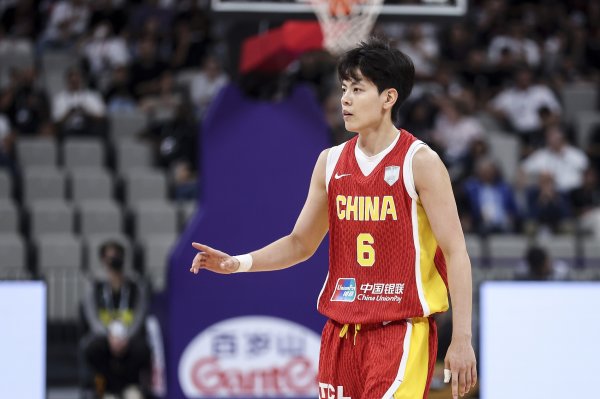 杨舒予：我作为2号位要有更多的积分  方式 继续发扬防守反击