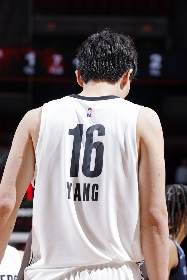 杨瀚森应留在美国准备比赛  NBA还是回来打亚洲杯？说说你们