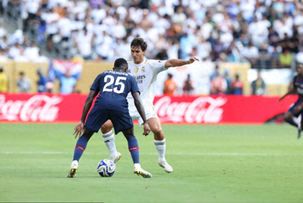 世俱杯-登贝莱传射法比安双响 巴黎4-0皇马进总决赛