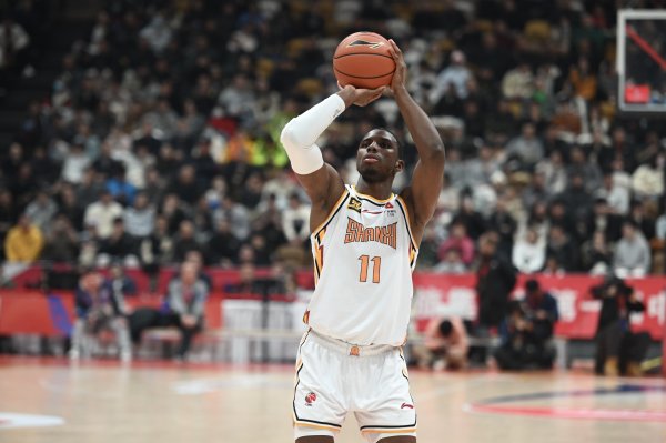 媒体人：迪亚洛去欧洲是必然 CBA合同有试用期 欧洲一签就是