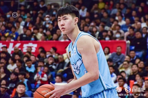 媒体人：胡明轩&赵嘉义完成了不错的反弹 三分延续了今
