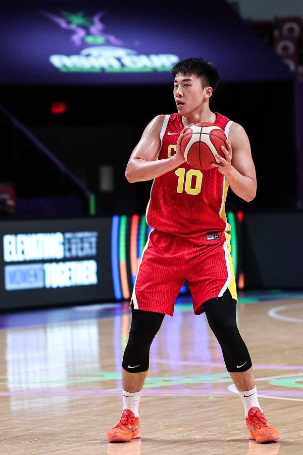 宝藏男孩！王俊杰亚洲杯场均13.8分&命中率62.9
