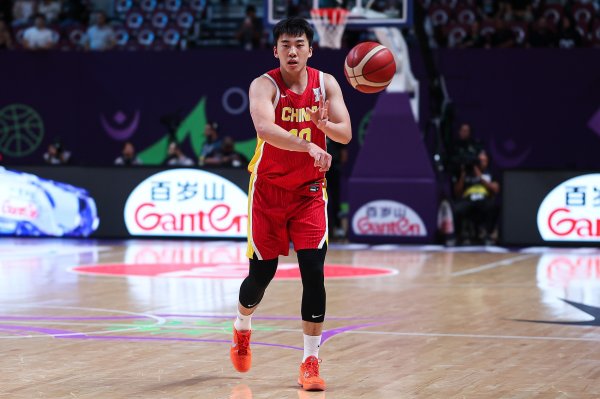 媒体人：真没有NBA球探来看王俊杰&考虑给他一个NB