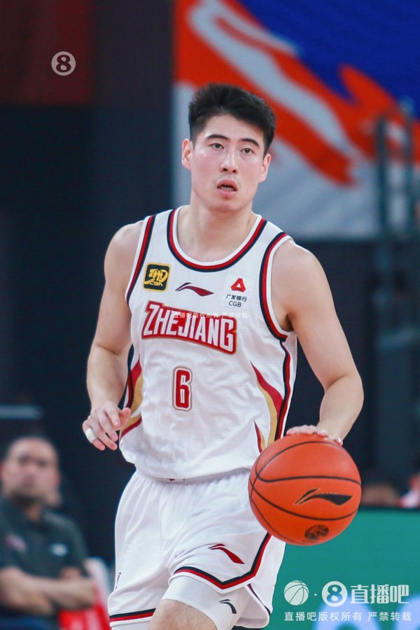 媒体人：程帅澎投篮进步明显 这源于苦练&苦练后带来的