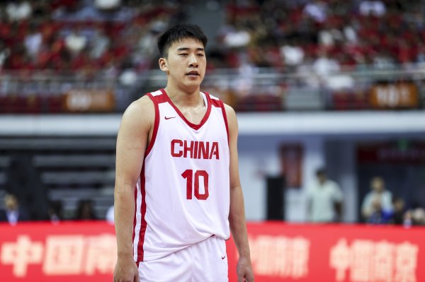 媒体人：想涌出更多王俊杰 基层篮球赛  需多些全面培养 少些功利心态