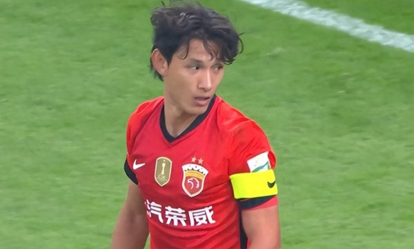 19轮仅出场2次! 和武磊齐名, 如今却惨遭穆帅无视, 沦为中超摆设