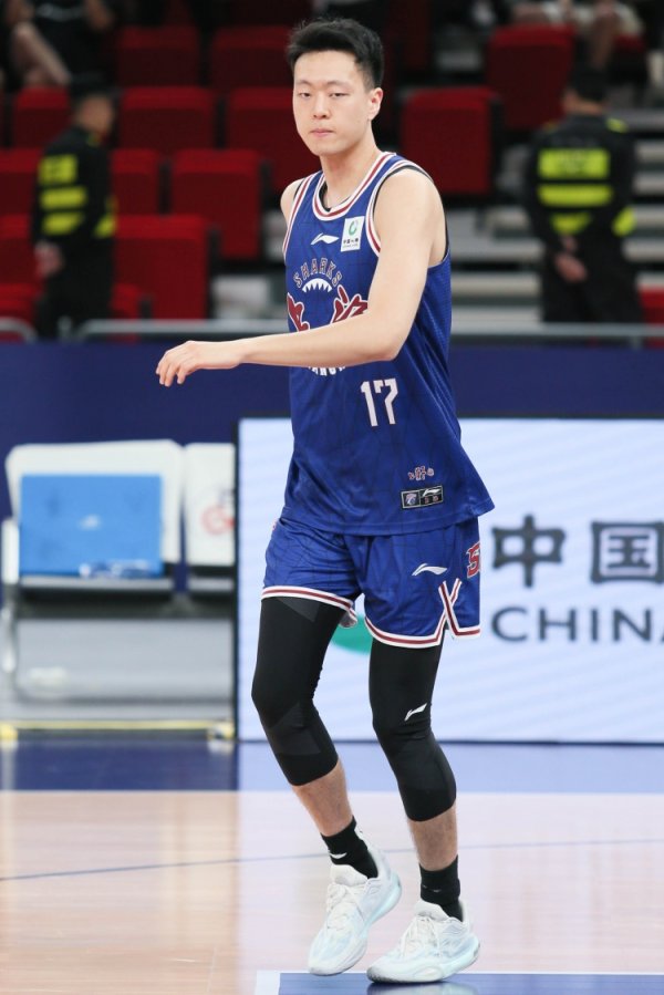 ：张知垚转会北京首钢的交易不涉及其他球员 只有转会费