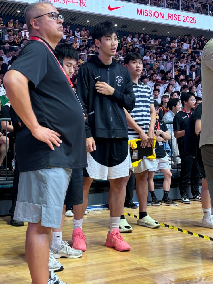 图片来源：微博@孔德昕中国男篮新闻