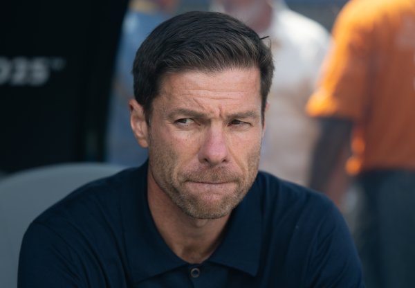 阿隆索迎来执教生涯首场马德里德比，指导教练员生涯面对西蒙尼尚