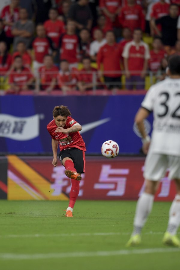 上轮职业联赛  伤退! 蓉城微调后备  名单, 徐虹代替韦世