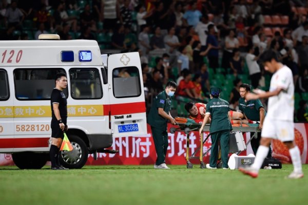 广西平果官方：黄威右侧胫腓骨下段骨皮质断裂 复健    时间