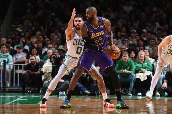 受伤  来袭！美记：若算上詹姆斯 上赛季最佳阵3名球员本赛季将落选