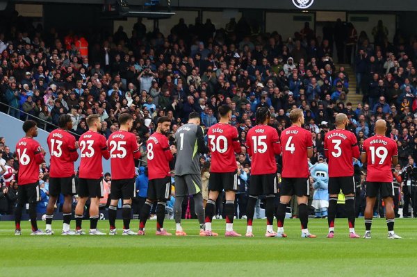 曼晚：曼市德比输了之后，曼联更衣室内气氛阴沉