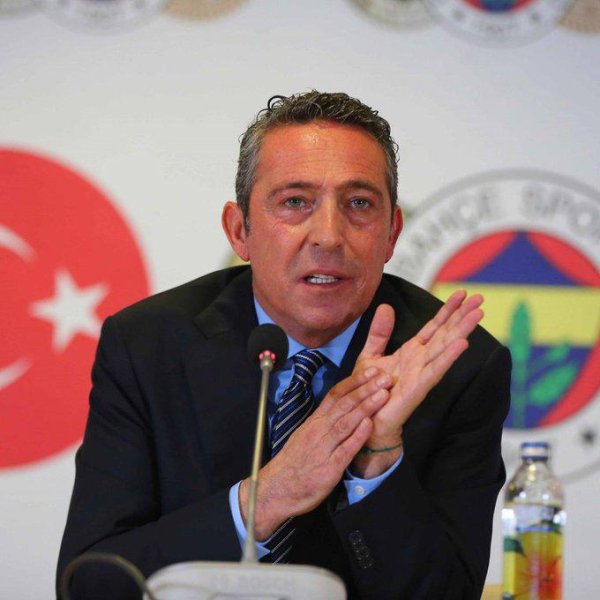 费内巴切主席回击穆里尼奥：他说出这样的话简直自降身价