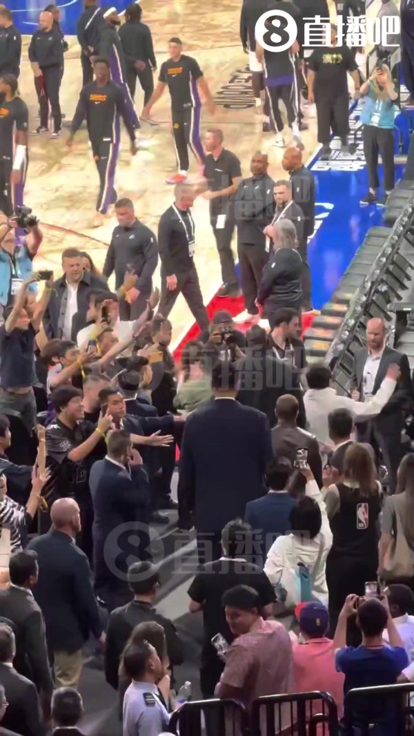 这身高差挺明显😂姚明&奥尼尔&成龙&