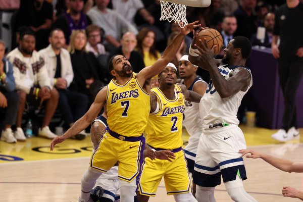 巴克利：东契奇和詹姆斯防卫  一般 湖人的其他球员一定要顶上