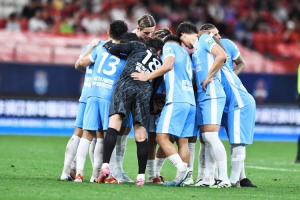 博主：河南队今日乘高铁前往武汉准备比赛  职业联赛  ，球队