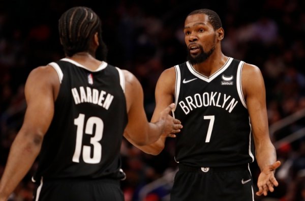 杜兰特：哈登是我真正的兄弟 从我们19或20岁的时候就认识了