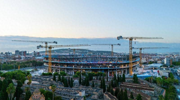 聚光灯下的尴尬, 巴萨金球奖现场再遭追问诺坎普归期