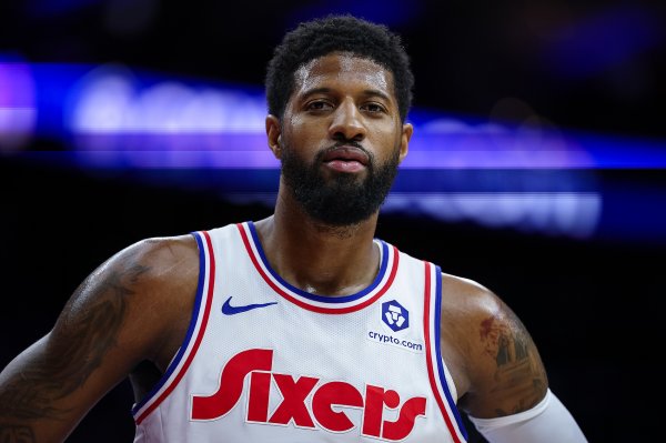 纳斯：乔治首次参加了完整练习   我们会继续推进他的复健  