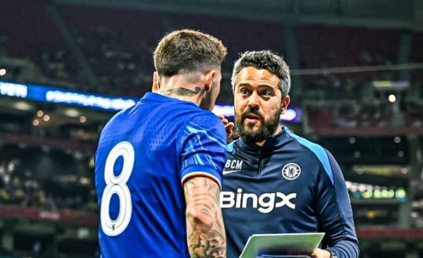 邮报：蓝军任意球指导教练员会帮马雷斯卡向裁判    抱怨，避