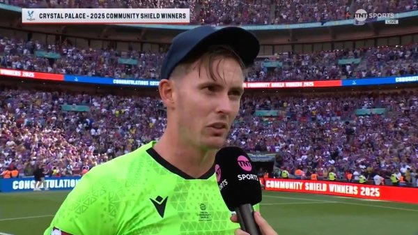 迪恩-亨德森：希望我把写小抄的瓶子捡起来了，但我好像没有