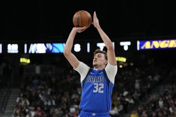 快进两年？比尔-西蒙斯：弗拉格在攻击  端像生涯第三年的塔图