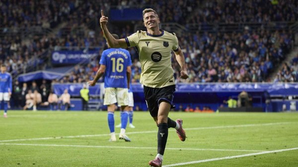 西媒：莱万展现出强大的职业精神，本赛季愿接受后备  角色