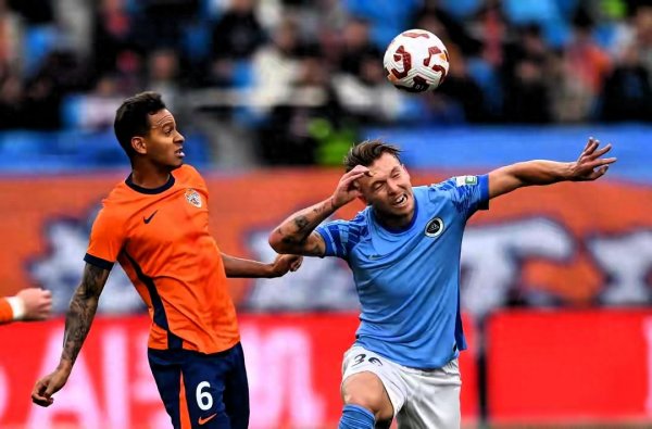 齐鲁德比平手  收场, 泰山球迷怒喊默契度  球, 李霄鹏遗