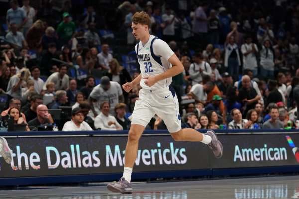 18岁335天！弗拉格NBA首秀砍两双 历史最年轻球员