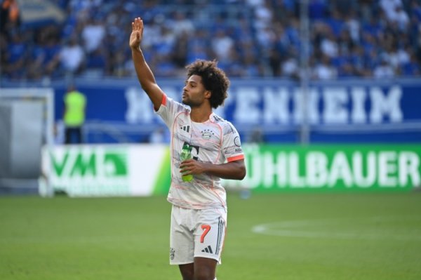 记者：格纳布里今日进行缓步  练习  ，斯坦尼西奇复健   