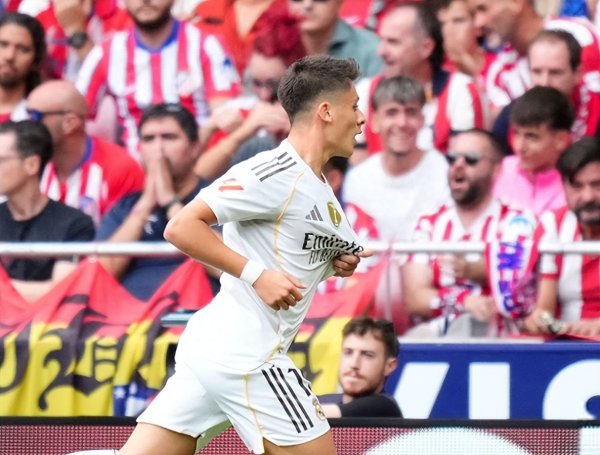 皇马20岁核心出彩: 左脚变魔术 11分钟造2球! 龙哥腾空