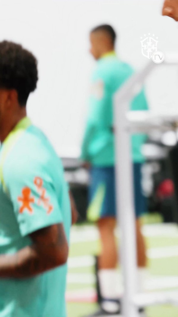 巴西队在阿森纳练习  中心进行练习  ，将在酋长运动活动    场  对阵塞内加尔