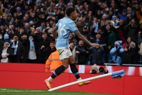 跟队记者: 若萨维尼奥想离队曼城不会阻止, 预计要价超500